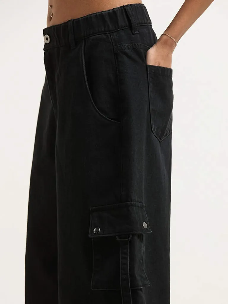 Nuon Black Straight - Fit Mid Rise Jeans